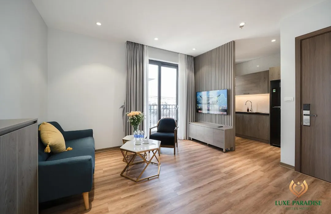Luxe Paradise Suites Hotel To Ngoc Van-1
